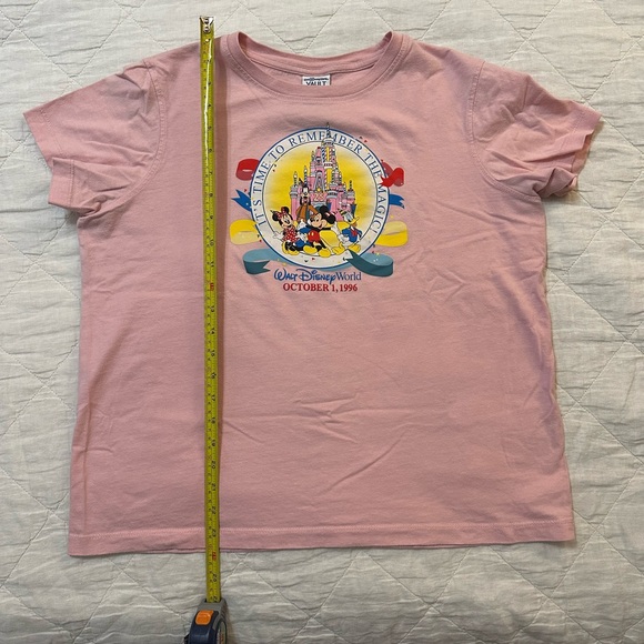 EUC Birthday Cake Cinderella Castle Walt Disney World 50th Anniversary M Crop Tp - Picture 5 of 5